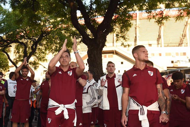 River - Gracias eternas