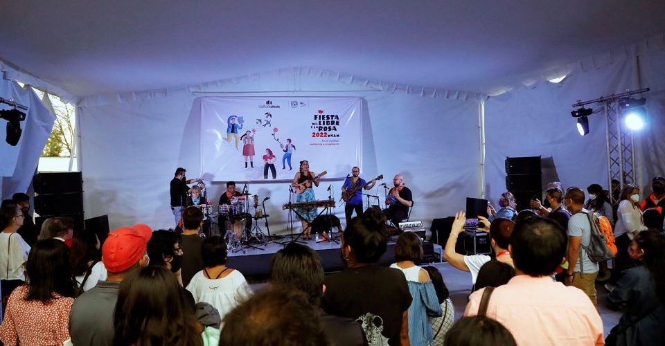 Feria de la rosa y el libro